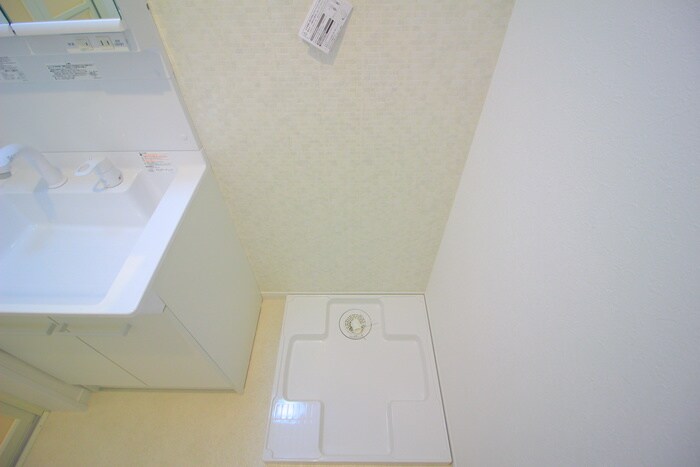 物件内観写真13　(洗濯機置場)