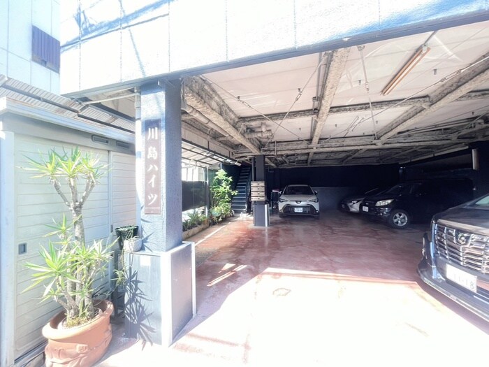 物件外観写真3　(エントランス部分)