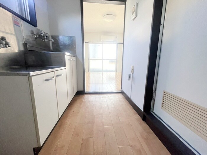 物件内観写真14　(廊下)