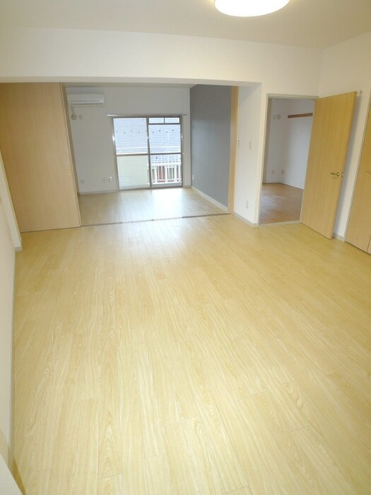 物件内観写真7　(居室)