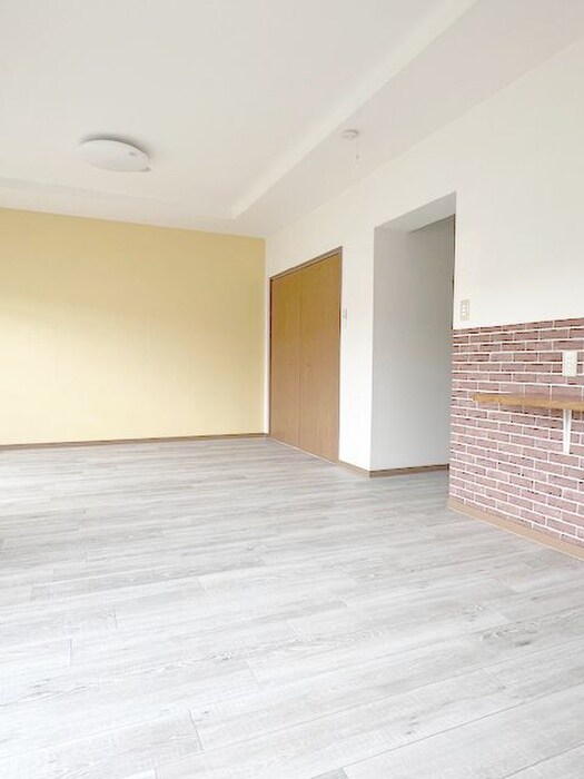 物件内観写真10　(室内からの展望)