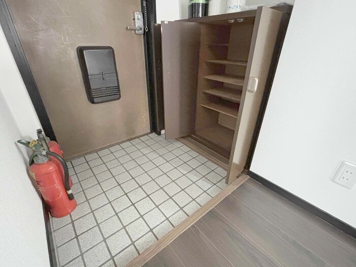 物件内観写真19　(玄関)