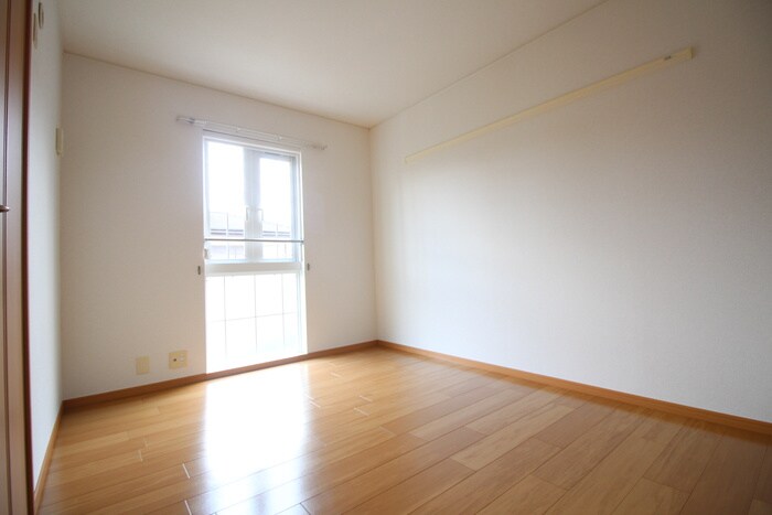 物件内観写真2　(居室)