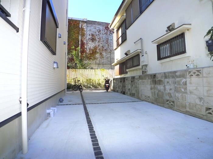 物件外観写真5　(駐輪場)