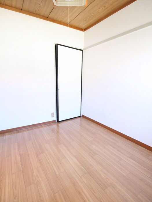 物件内観写真11　(居室)