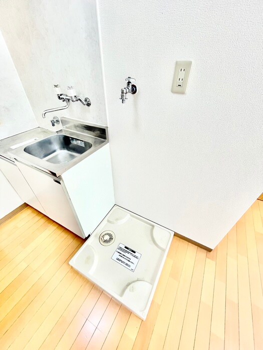 物件内観写真12　(洗濯機置場)