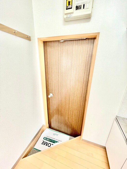 物件内観写真16　(玄関)