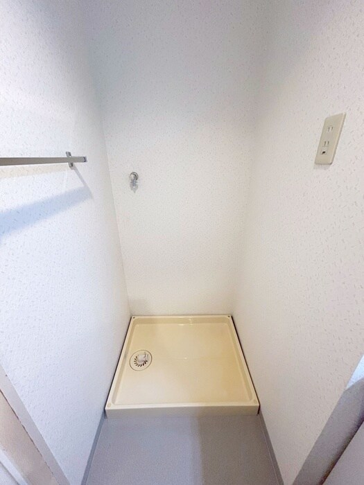 物件内観写真12　(洗濯機置場)