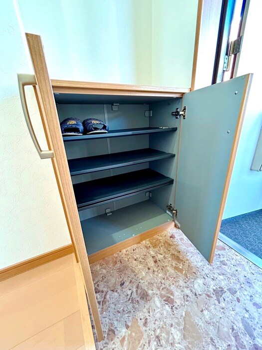 物件内観写真18　(靴箱)