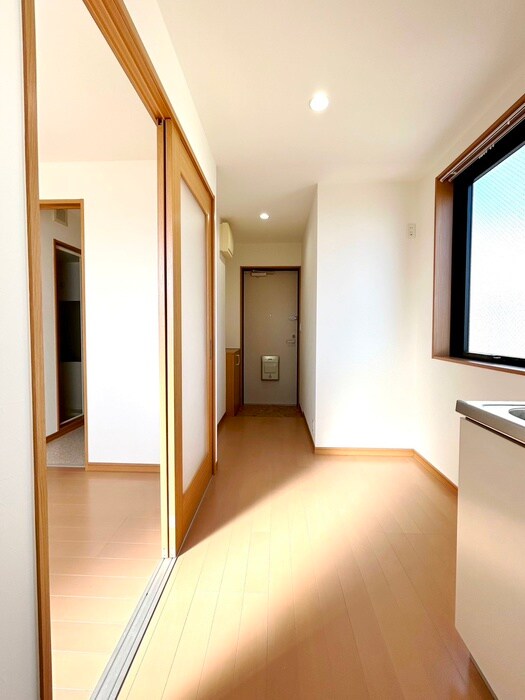 物件内観写真20　(廊下)