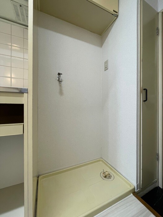 物件内観写真12　(洗濯機置場)