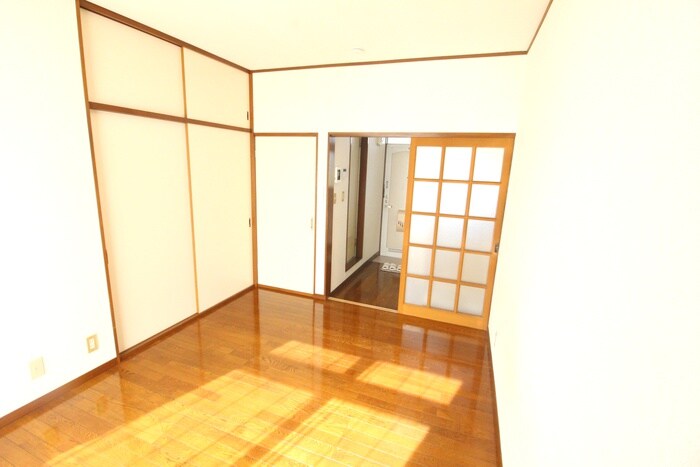 物件内観写真4　(居室)