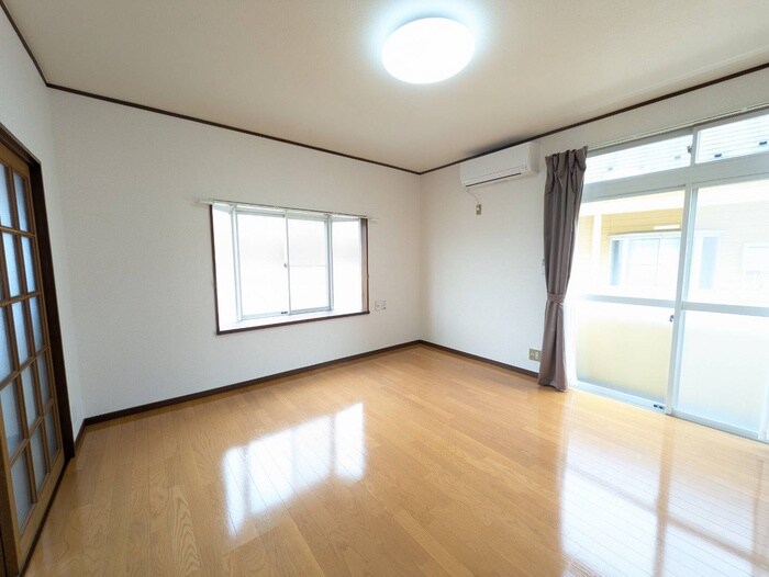 物件内観写真4　(居室)