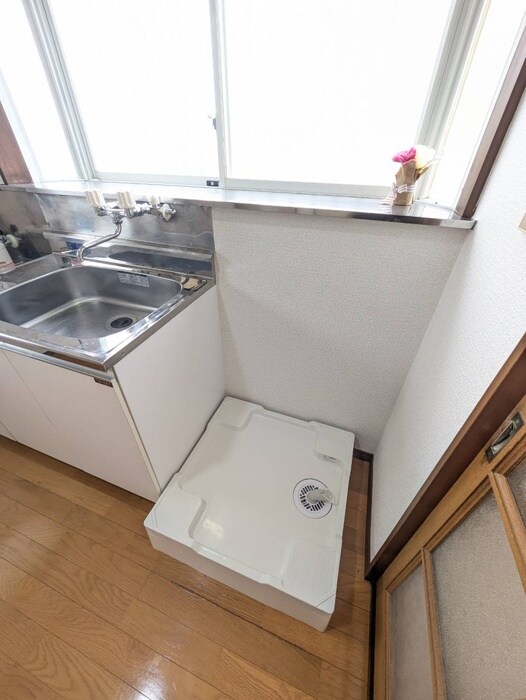 物件内観写真8　(洗濯機置場)