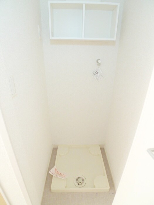 物件内観写真12　(洗濯機置場)