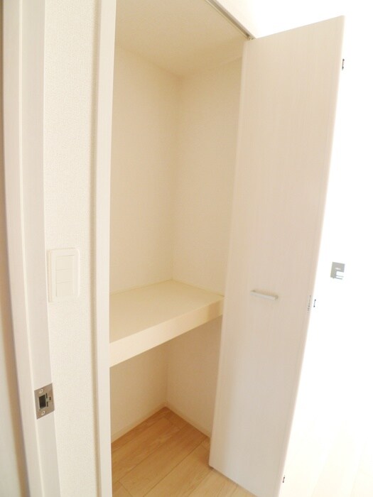 物件内観写真13　(収納)
