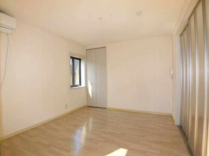 物件内観写真11　(居室)