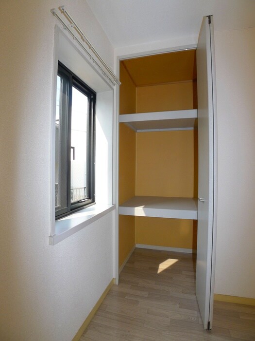 物件内観写真13　(収納)