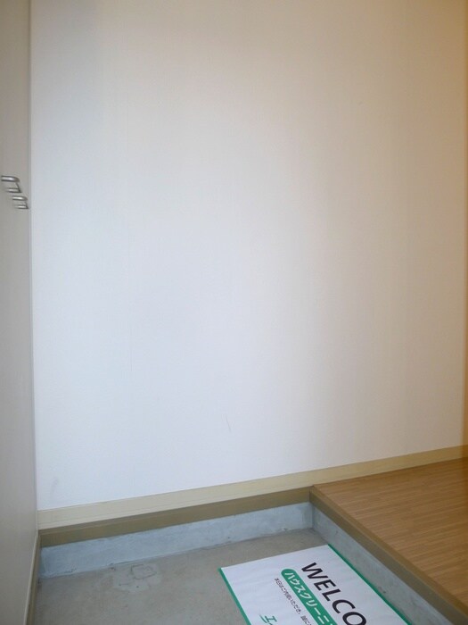 物件内観写真18　(玄関)