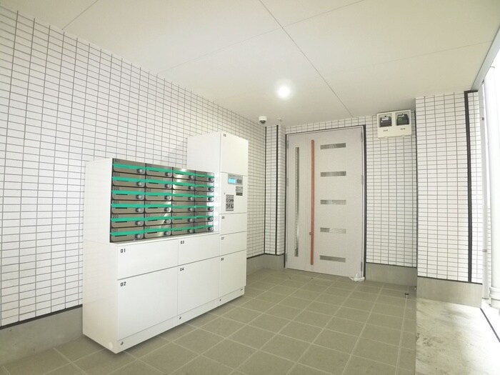 物件外観写真5　(エントランス部分)