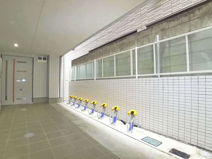 物件外観写真6　(駐輪場)