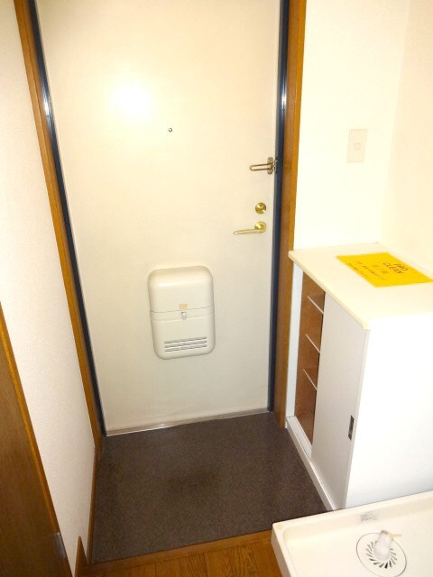 物件内観写真10　(玄関)