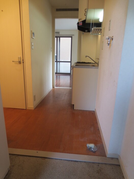 物件内観写真10　(玄関)