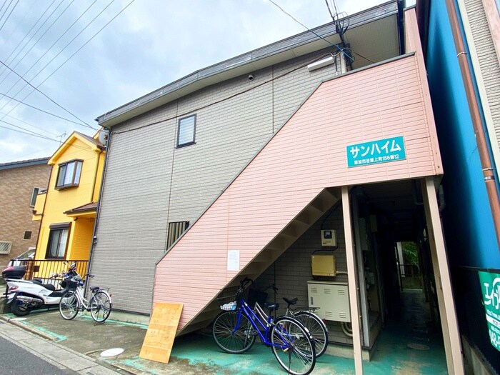 物件外観写真4　(エントランス部分)