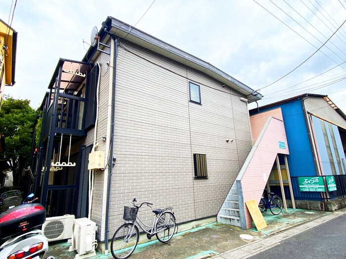 物件外観写真5　(駐車場)