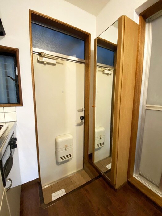 物件内観写真18　(玄関)