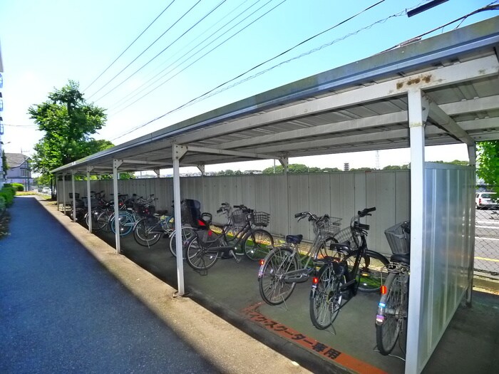 物件外観写真3　(駐輪場)