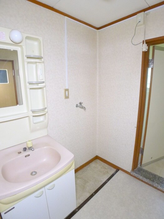 物件内観写真17　(洗濯機置場)