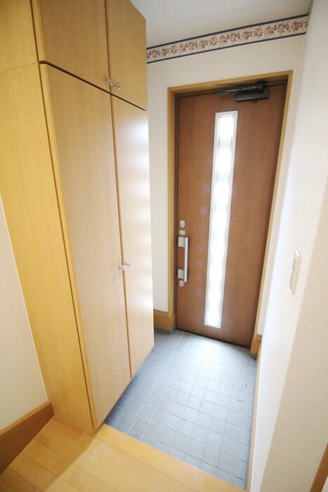 物件内観写真16　(玄関)