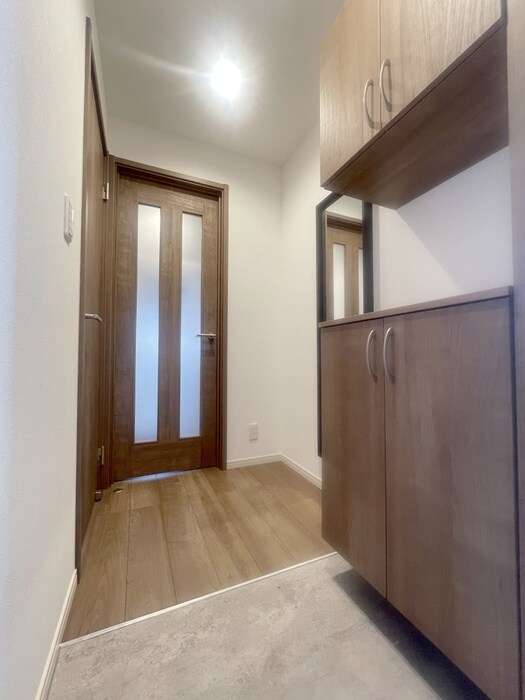 物件内観写真17　(玄関)