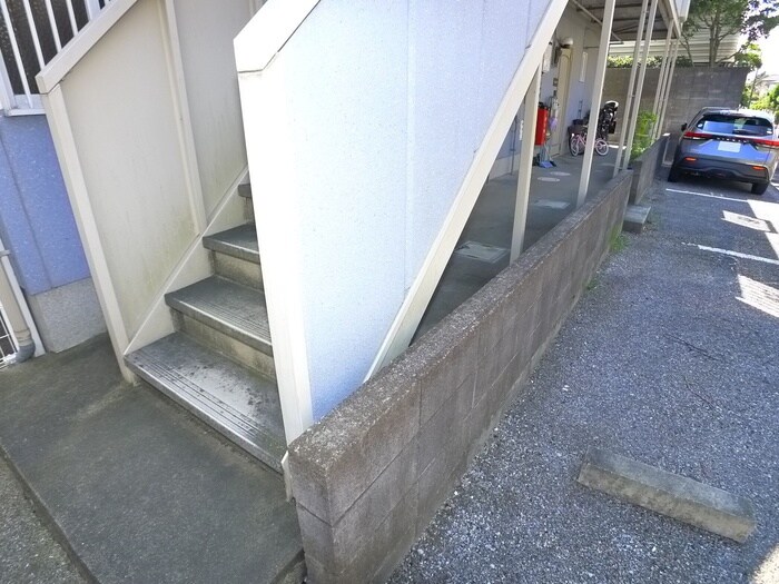 物件外観写真5　(エントランス部分)