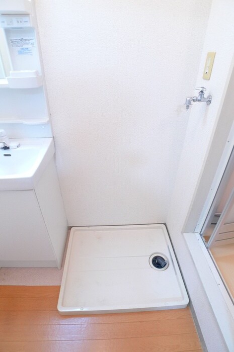 物件内観写真11　(洗濯機置場)