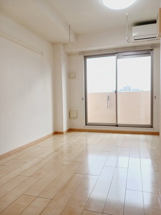 物件内観写真4　(居室)