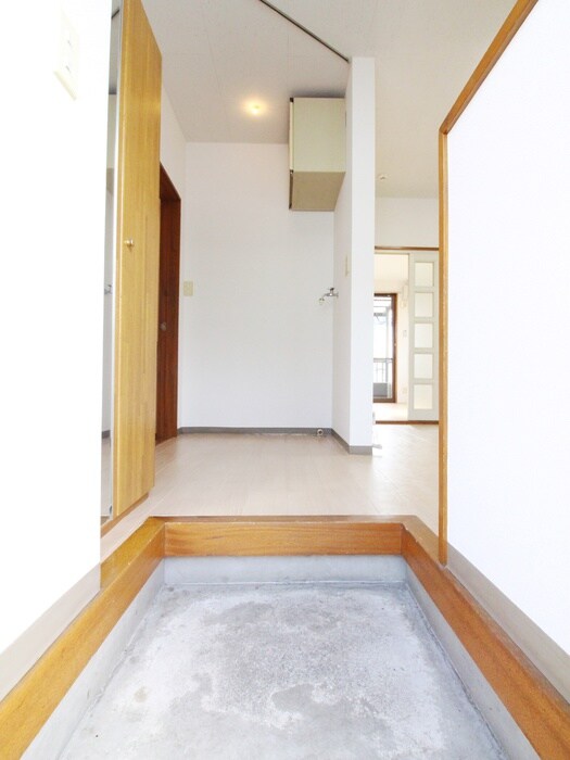 物件内観写真13　(玄関)