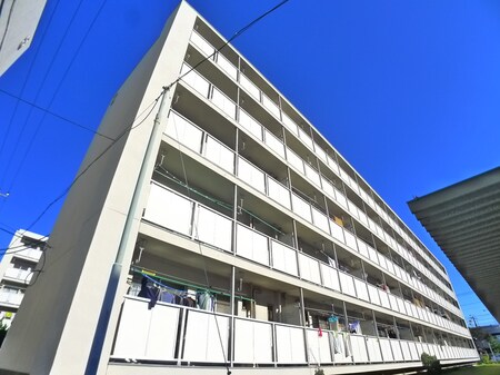 ビレッジハウス検見川２号棟外観写真