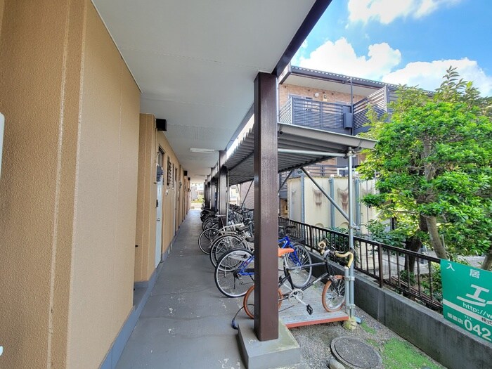 物件外観写真3　(駐輪場)