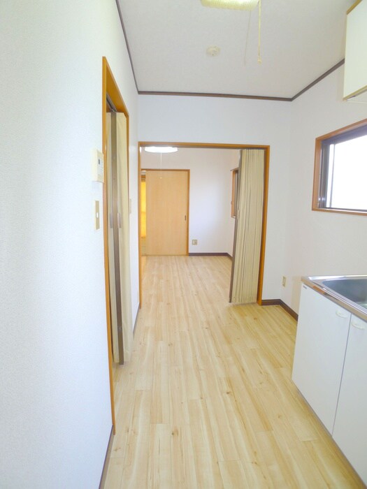 物件内観写真15　(廊下)