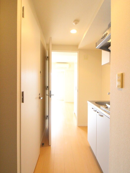 物件内観写真7　(玄関)