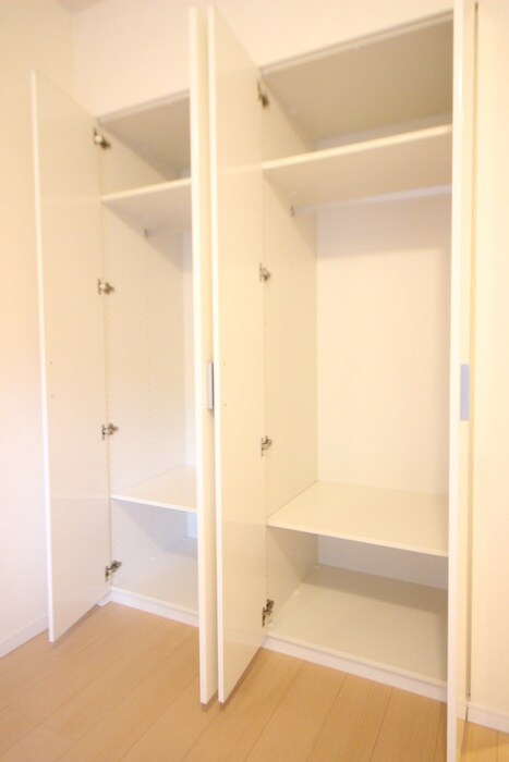 物件内観写真12　(収納)