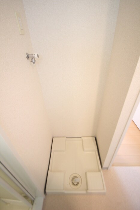 物件内観写真17　(洗濯機置場)