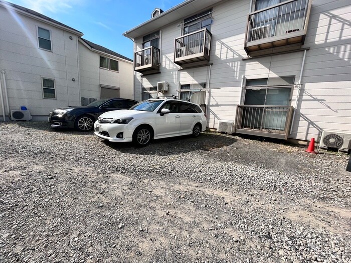 物件外観写真4　(駐車場)