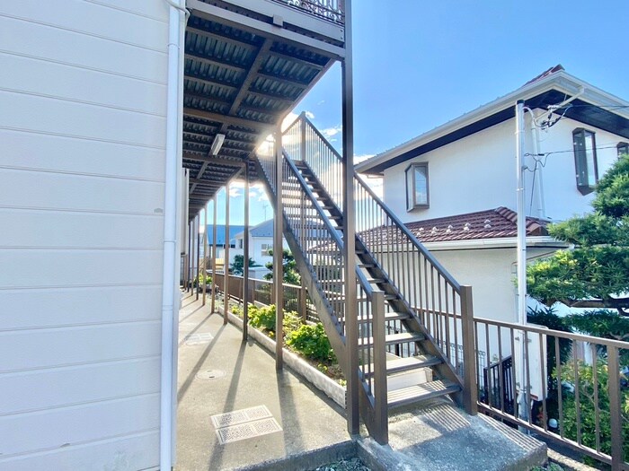 物件外観写真5　(エントランス部分)