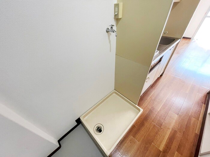物件内観写真14　(洗濯機置場)