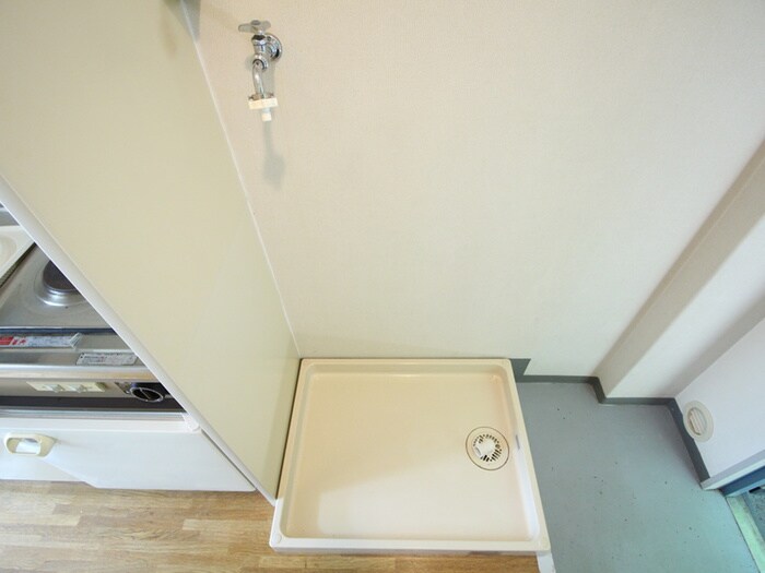 物件内観写真14　(洗濯機置場)