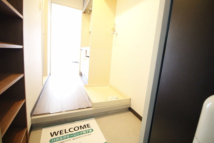 物件内観写真15　(玄関)