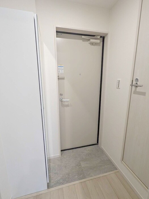 物件内観写真15　(玄関)